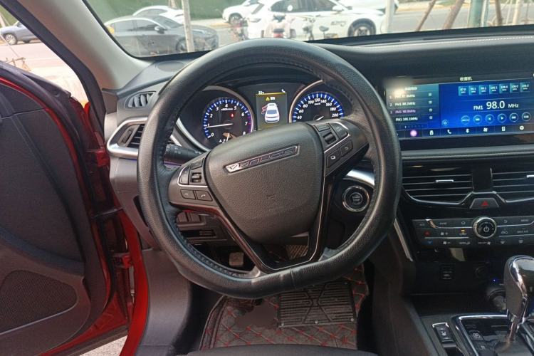 Used Venucia T90 2017 2.0L CVT Leading Edition