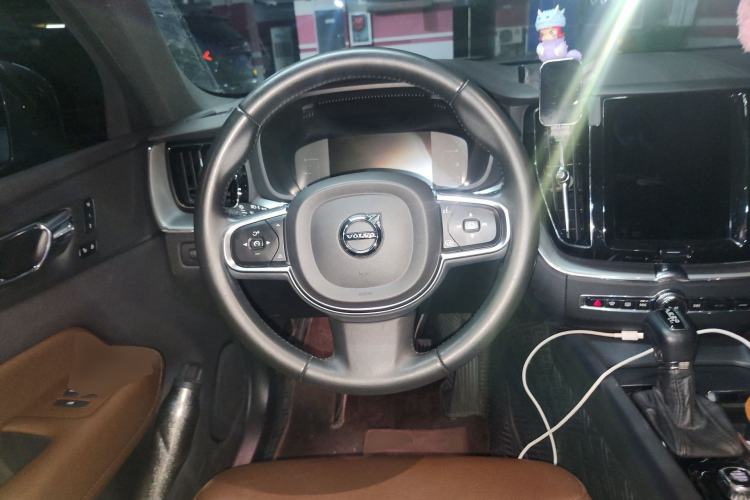 Used Volvo XC60 2021 T5 4x4 Smart Luxury Edition
