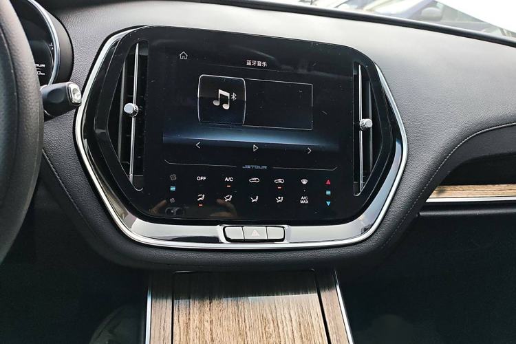 Used JETOUR X70 2020 1.5T DCT Comfort Edition 7-Seater