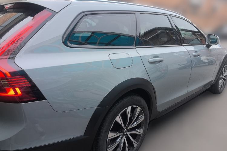 Used Volvo V90 2024 Cross Country B5 AWD Smart Range Edition Rear Right 45 Deg
