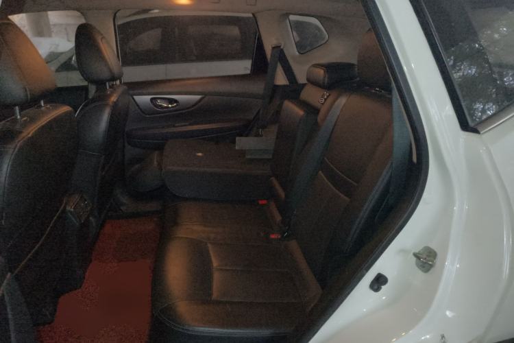 Used Nissan X-Trail 2015 2.0L CVT Comfort MAX Edition 2WD
