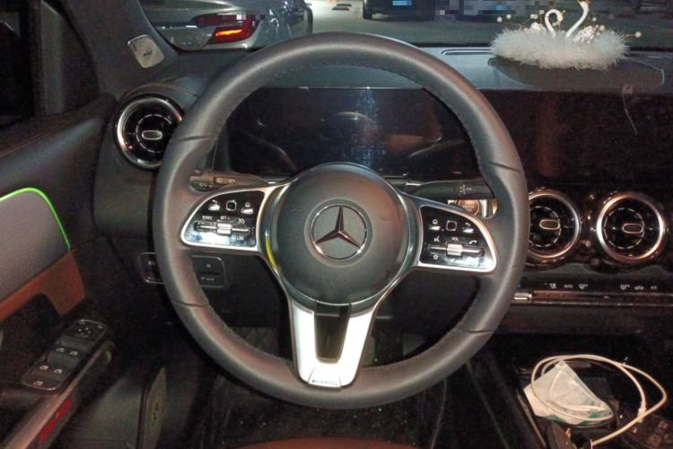 Used Mercedes-Benz GLB 2023 GLB 200 Dynamic Edition Steering Wheel