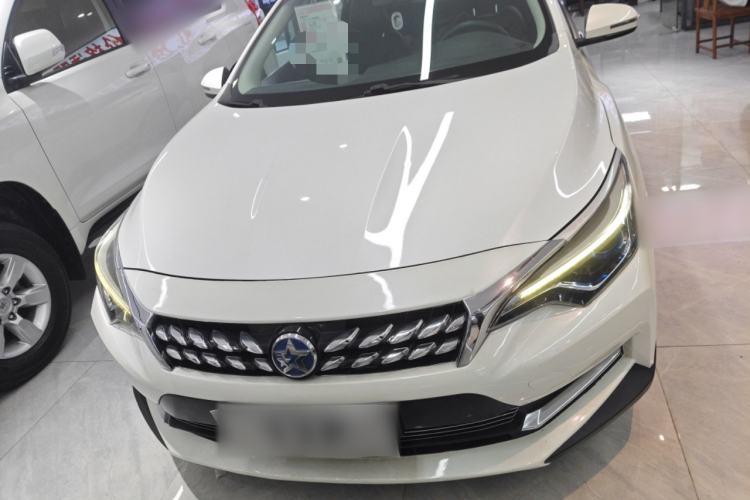 Used Venucia D60 2018 1.6L CVT Smart Connect Elite Edition