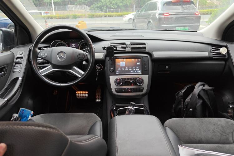 Used Mercedes-Benz R-Class 2014 R 320 4MATIC Business Model Interior 2