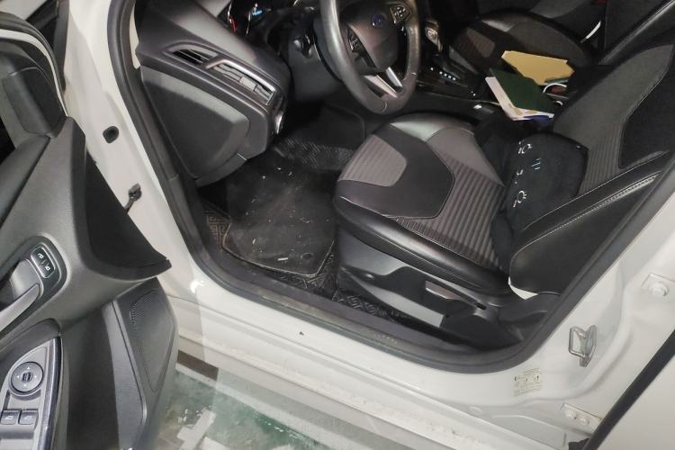 Used Ford Focus 2018 Hatchback Classic 1.6L Automatic Trendy SmartDrive Edition
