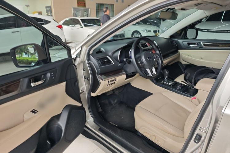 Used Subaru Outback 2015 2.5i Luxury Navigation Edition Driver Seat