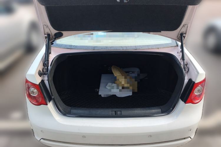 Used Volkswagen Sagitar 2011 1.6L Automatic Comfort Edition Trunk