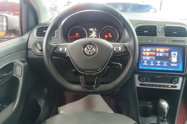 Used Volkswagen Polo 2016 1.6L Cross Polo Automatic Steering Wheel