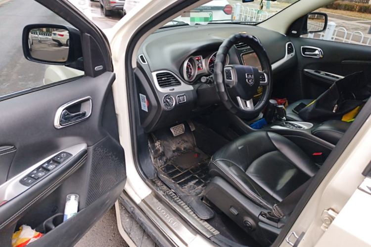 Used Dodge Journey 2013 2.4L Two-Wheel Drive Luxury Version