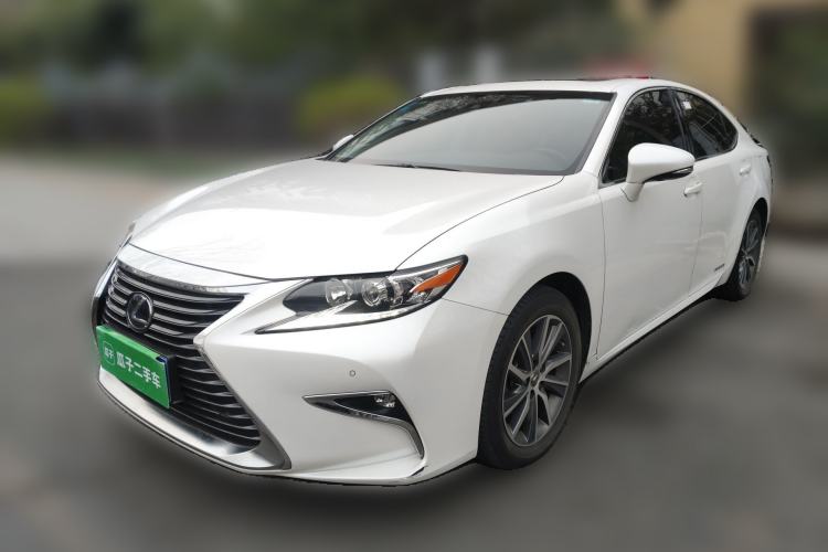 Used Lexus ES 2015 300h Comfort Edition