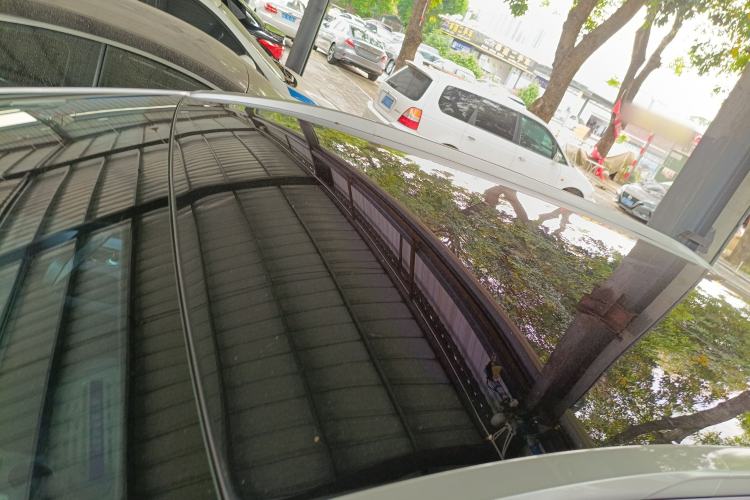 Used AION Y 2022 Plus 70 Smart Edition Roof