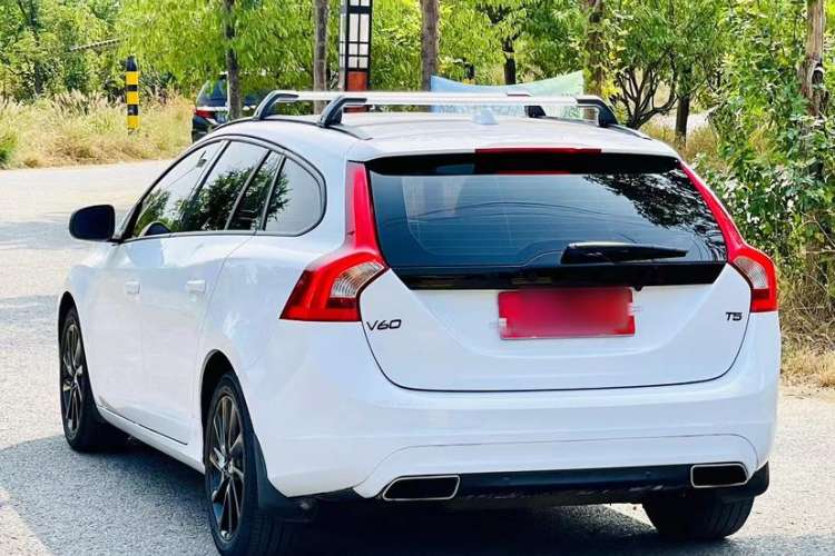 Used Volvo V60 2015 T5 Zhiyi Edition