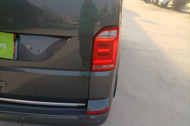 Used Volkswagen Multivan 2018 2.0 TSI Two-Wheel-Drive Luxury Edition 7 Seats