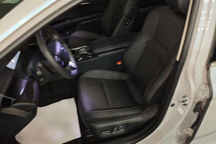 Used Toyota Camry 2024 Dual-Engine 2.5HG Prestige Edition Left Front Seat