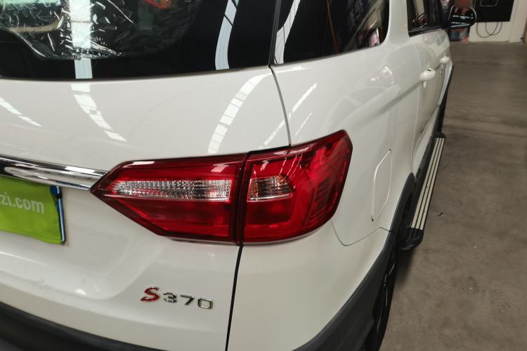 Used Dongfeng Fengon 370 2020 S370 1.5L Manual Luxury 7-Seater