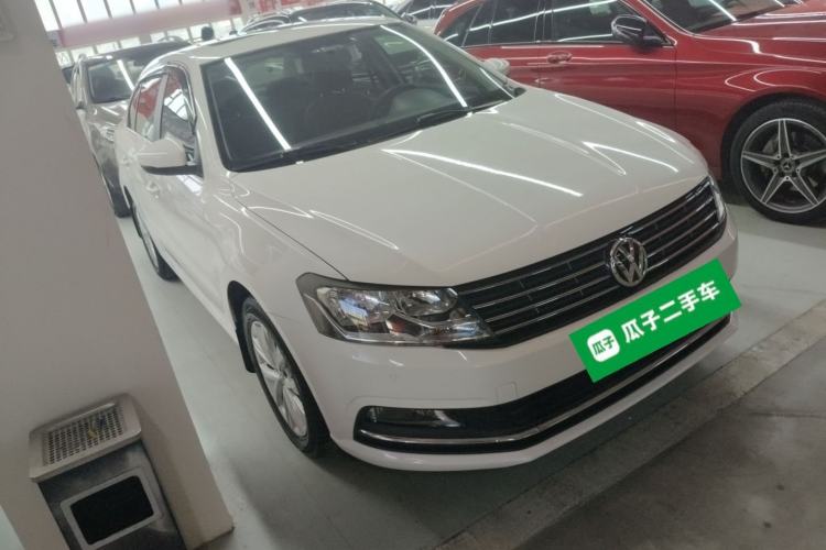 Used Volkswagen Lavida 2015 1.6L Automatic Comfort Edition Front Right 45 Deg