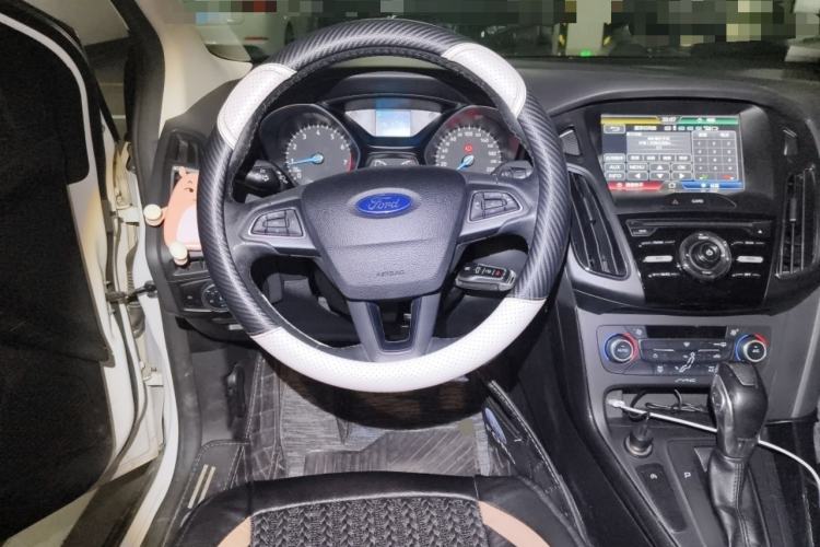 Used Ford Focus 2015 Sedan EcoBoost 125 Automatic Supreme Style Edition