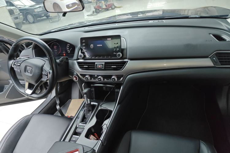 Used Honda Accord 2018 260TURBO Luxury Edition China VI Center Console
