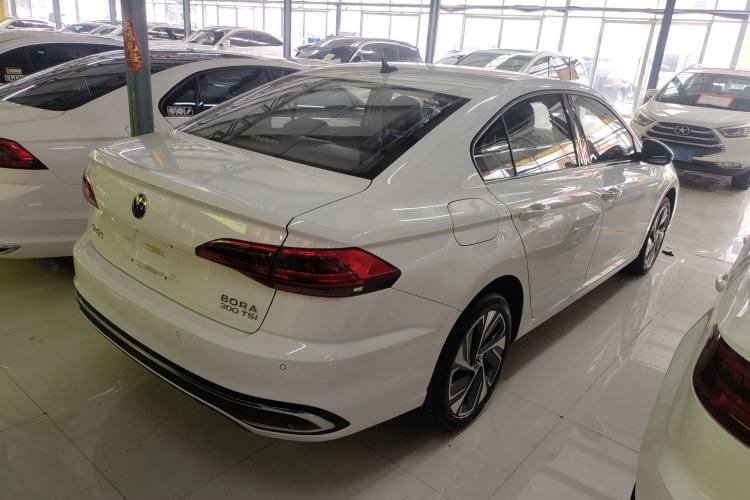 Used Volkswagen Bora 2025 300TSI DSG Prestige Edition
