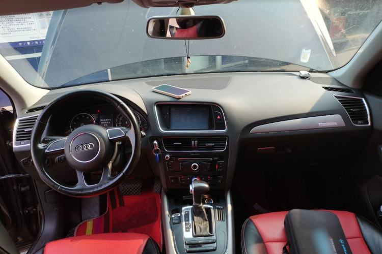 Used Audi Q5 2016 40 TFSI Technology Edition Center Console