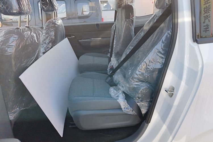 Used Wuling Hongguang New Energy 2025 Model Range-Extending Hybrid 150KM Comfort Edition Left Rear Seat