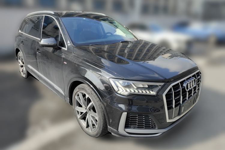 Used Audi Q7 2021 55 TFSI quattro S line Sport model Front Right 45 Deg