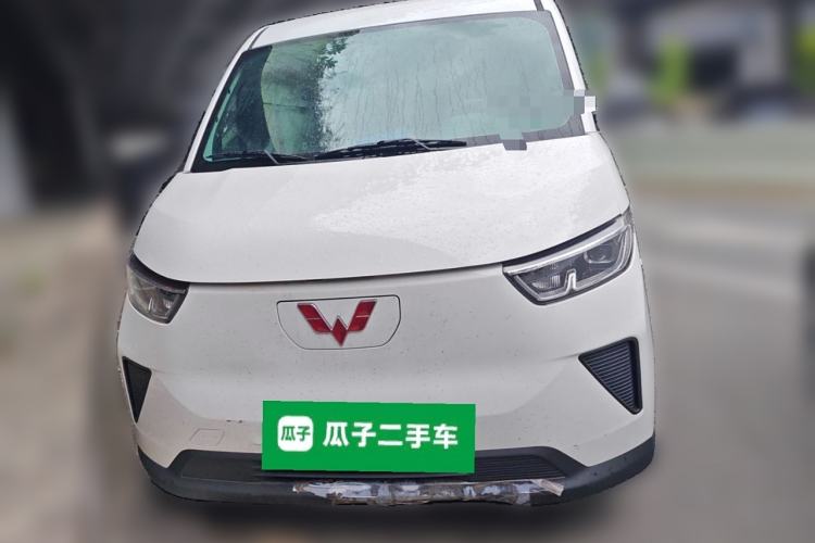 Used Wuling Yangguang 2024 300KM Comfort Version Passenger Van 75kW
