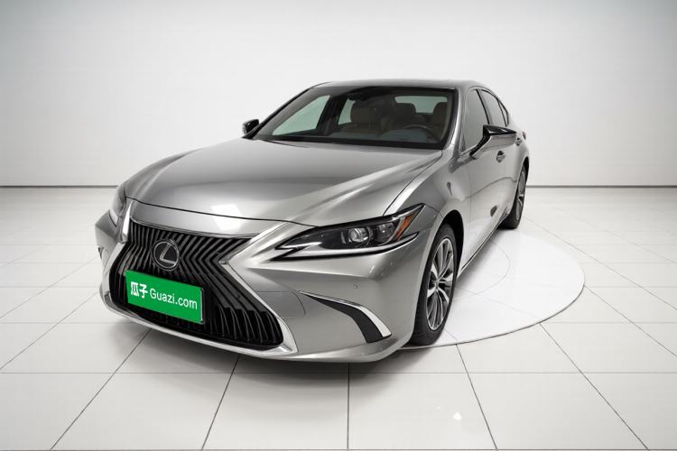 Used Lexus ES 2018 300h Premier Edition China VI Standard