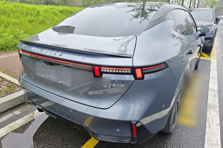 Used Lynk & Co 07 2024 EM-P 126 Long-Range Ultra Rear Right 45 Deg