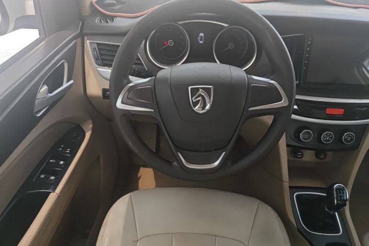 Used Baojun 730 2016 1.5L Manual Standard Version 7 Seats
