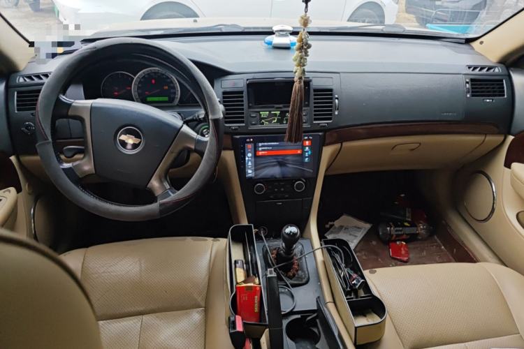 Used Chevrolet Epica 2010 1.8 Luxury Edition MT Center Console