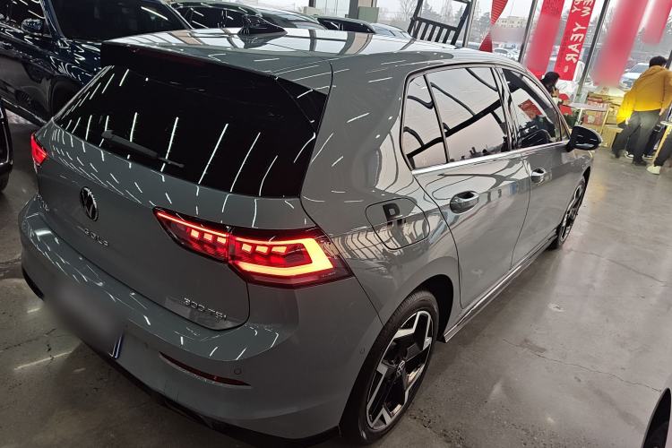 Used Volkswagen Golf 2025 Facelift 300TSI R-Line
