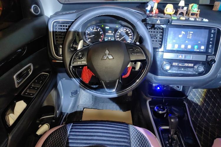 Used Mitsubishi Outlander 2019 2.4L 4x4 Zhi Xiang Edition 7 Seats China V Emission Standard