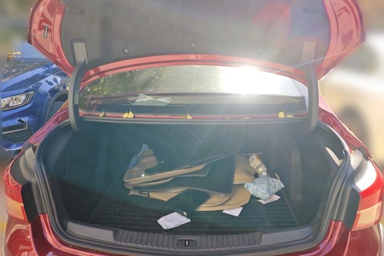 Used Buick Verano 2015 Sedan 20T Dual-Clutch Leading Model Trunk