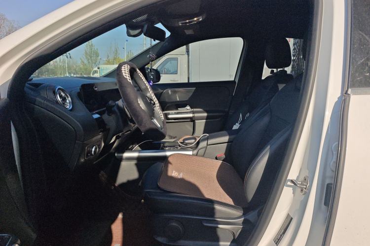 Used Mercedes-Benz GLA 2022 GLA 220 Left Front Seat