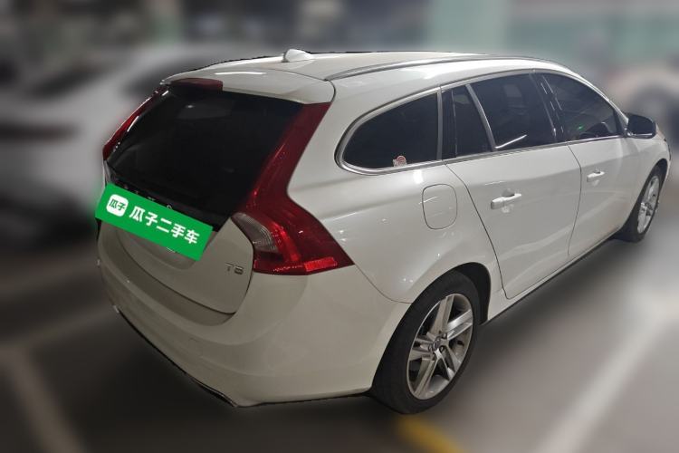 Used Volvo V60 2015 T5 Zhiya Personalized Sport Edition
