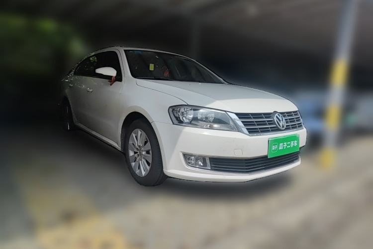 Used Volkswagen Lavida 2014 1.6L Automatic Sport Edition Front Right 45 Deg