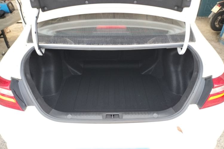 Used Geely Auto Vision 2020 Revised Version 1.5L CVT Asian Games Edition Trunk