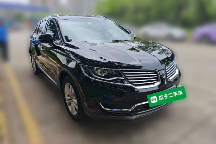 Used Lincoln MKX 2018 2.0T Two-Wheel Drive Deluxe Edition Front Right 45 Deg