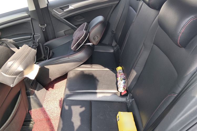 Used Volkswagen Golf 2016 1.6L Automatic Fashion Model
