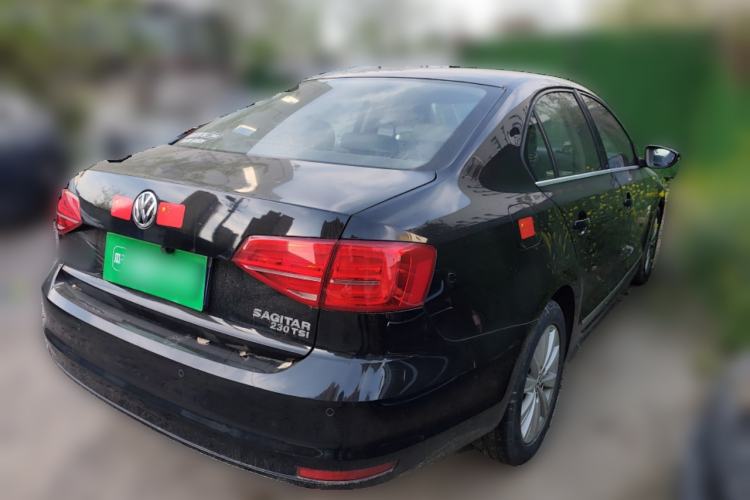 Used Volkswagen Sagitar 2015 230TSI Automatic Comfort Version
