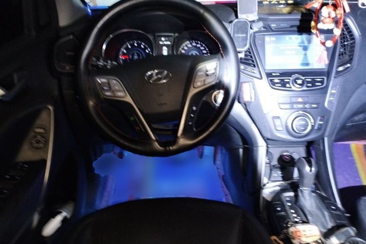 Used Hyundai Grand SantaFe 2013 3.0L 7-Seater Four-Wheel-Drive Comfort Edition
