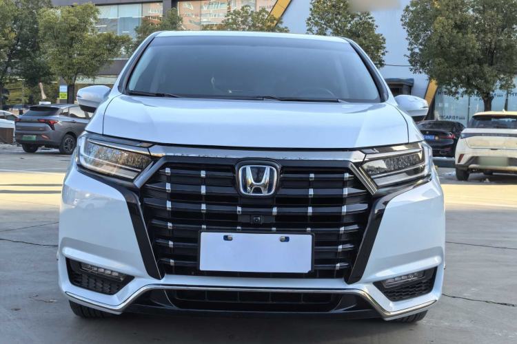 Used Honda Elysion 2024 2.0L eHEV Classic Edition
