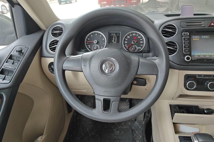 Used Volkswagen Tiguan 2010 1.8 TSI Automatic Two-Wheel Drive Urban Edition Steering Wheel