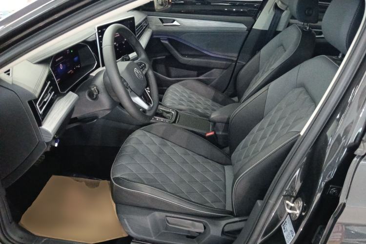 Used Volkswagen Sagitar 2023 300TSI DSG Excellence Edition Left Front Seat