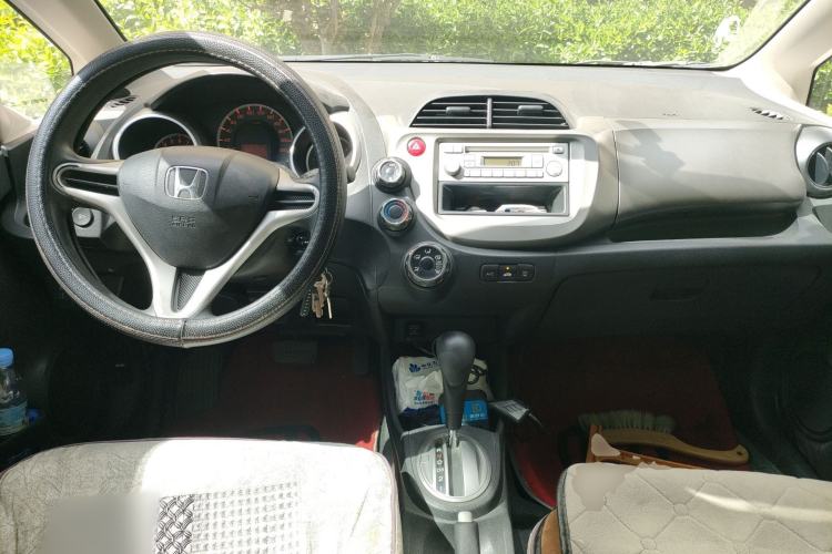 Used Honda Fit 2011 1.3L automatic comfort version