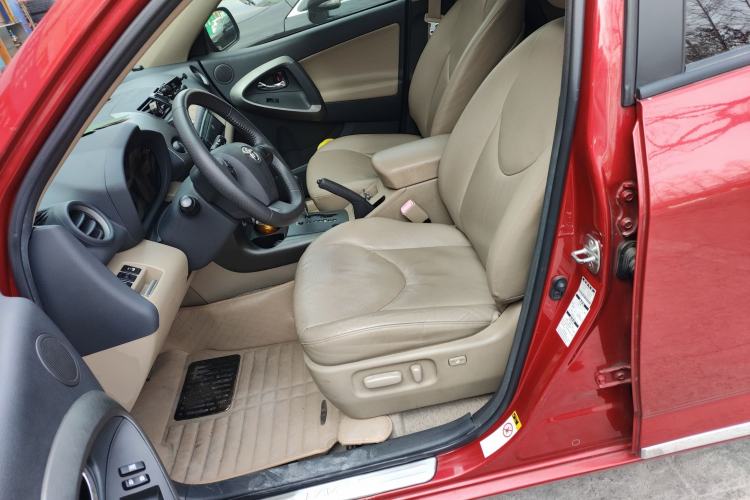 Used Toyota RAV4 2011 2.4L Automatic 4x4 Supreme Navigation Edition
