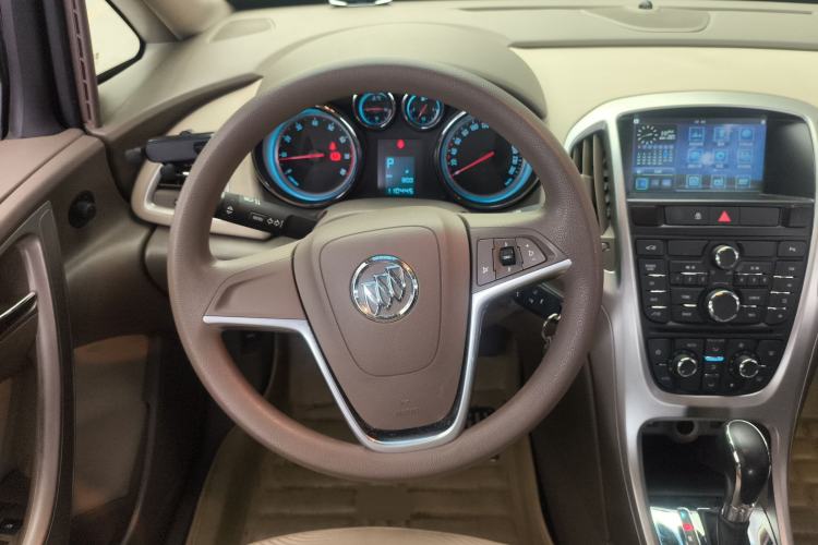 Used Buick GT 2013 GT 1.6L Automatic Fashion Edition Steering Wheel