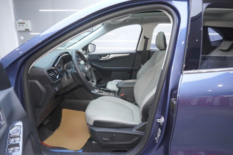 Used Ford Escape 2024 EcoBoost 245 Two-Wheel-Drive Titanium Edition