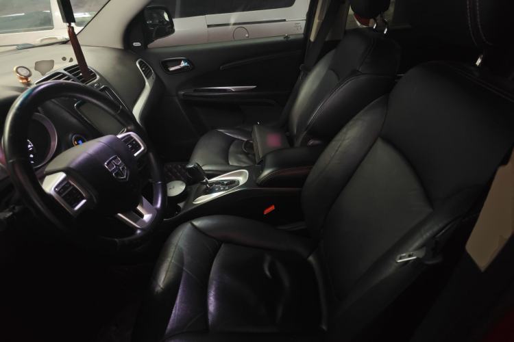 Used Dodge Journey 2013 2.4L Two-Wheel Drive Luxury Version